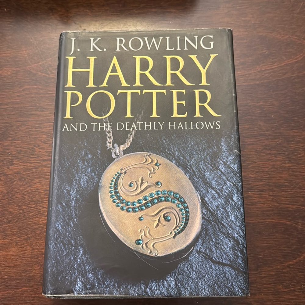 Harry Potter and the Deathly Hallows adult cover art